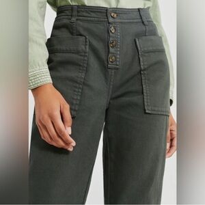 NWT Something Navy Dark Green Capris